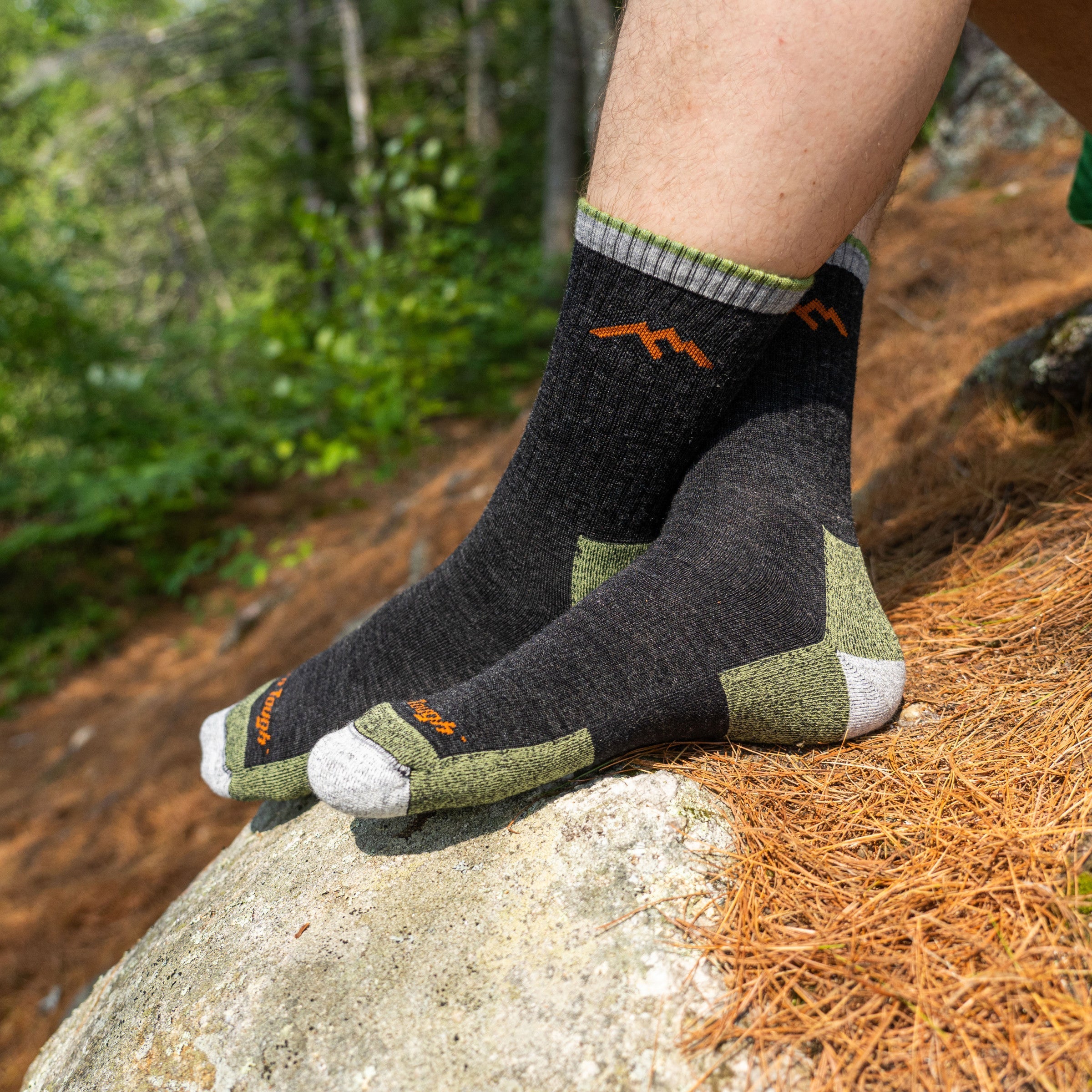 Darn Tough Hiker Micro Crew туристичні шкарпетки з амортизацією, Walnut