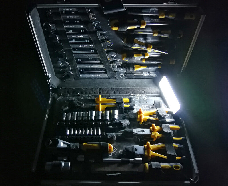 BasicNature повербанк 8000 mAh з сонячною зарядкою та LED ліхтарем, 8000 mAh