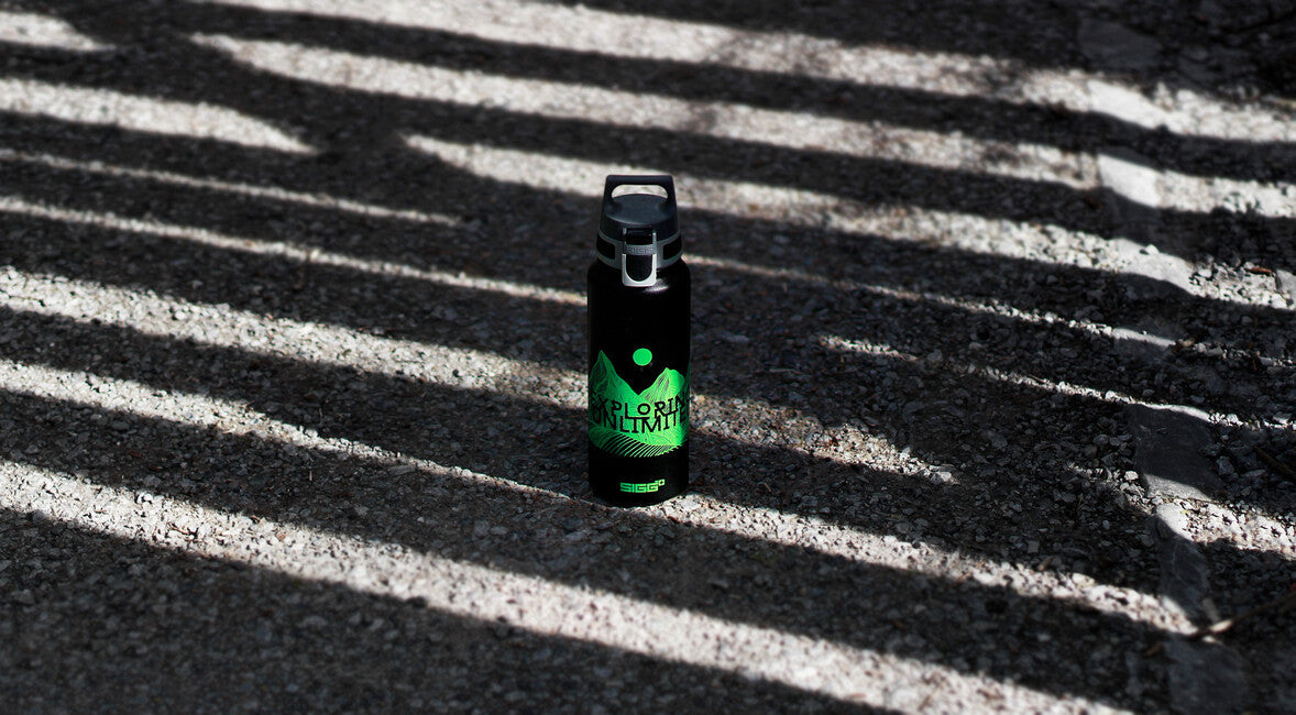 SIGG WMB Traveller алюмінієва пляшка для питя Pathfinder чорна, 1 L