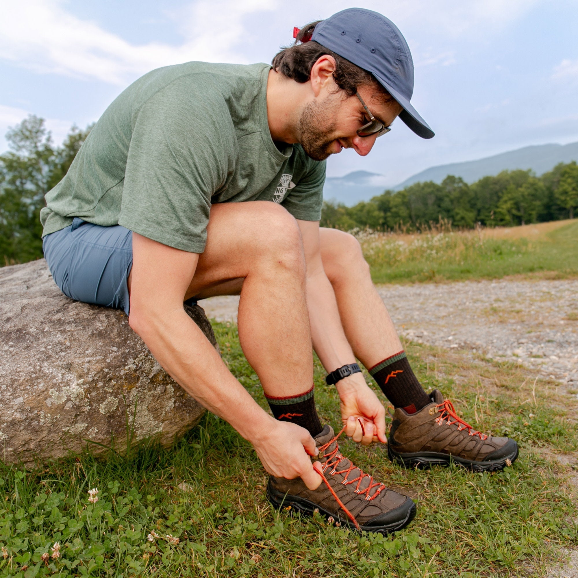 Darn Tough Hiker Micro Crew туристичні шкарпетки з амортизацією, Walnut