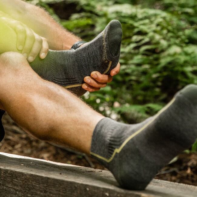 Darn Tough Hiker 1/4 Midweight туристичні шкарпетки з амортизацією, Taupe