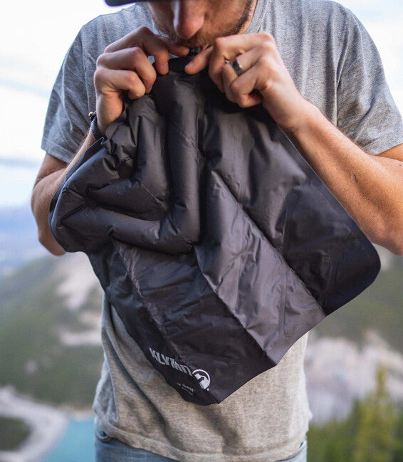 Klymit V SEAT™ надувна подушка для сидіння, сіра