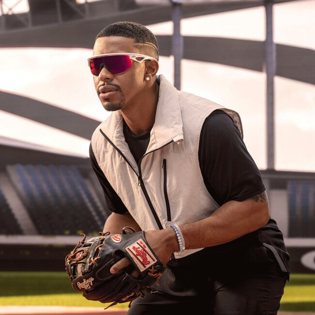 Oakley SPHAERA сонячні окуляри з оправою Matte White та лінзами Prizm Field 36