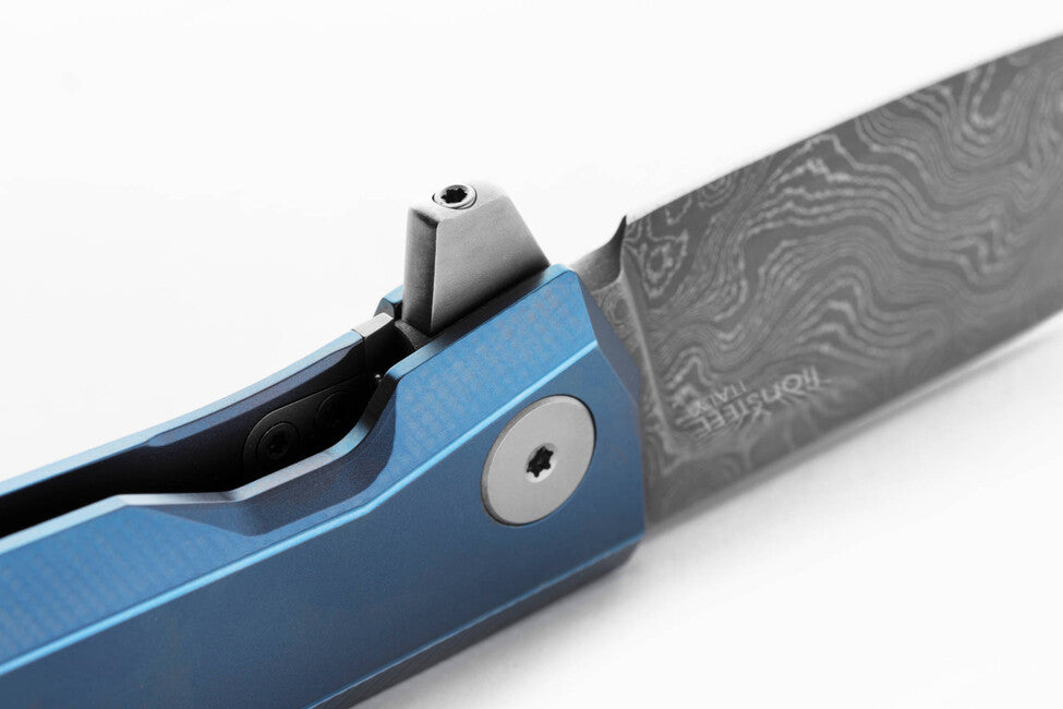 Lionsteel MYTO MT01D люксовий кишеньковий ніж з рукояттю з масивного титану чорний
