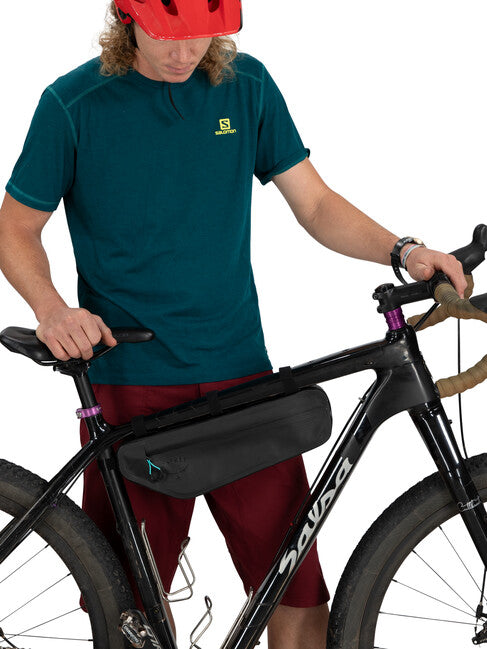 Osprey Escapist Frame Bag чорна кишеня на раму велосипеда, small