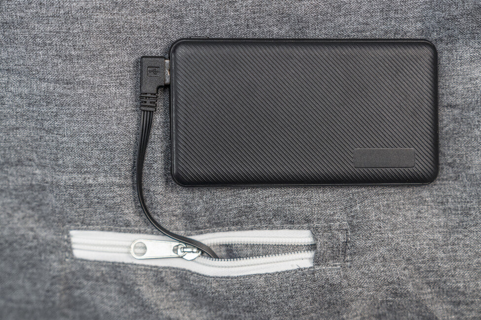 Grüezi-Bag Feater підігріта вставка до спального мішка з розʼєднанням USB, сіра