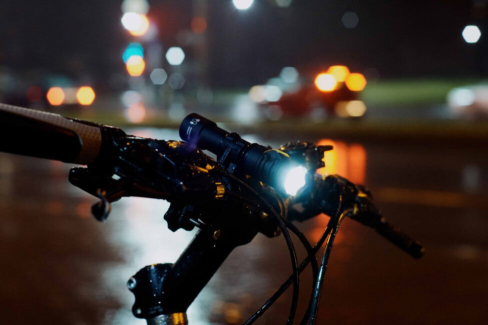 ArmyTek Prime C2 Pro LED кишеньковий ліхтар акумуляторний 2400 лм 68 г