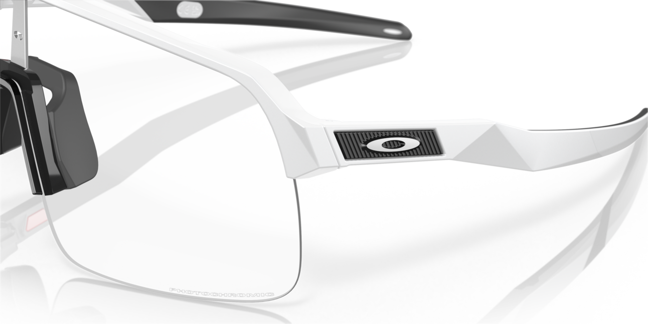 Oakley SUTRO LITE фотохромні окуляри з матовою білою оправою та прозорими фотохромними лінзами