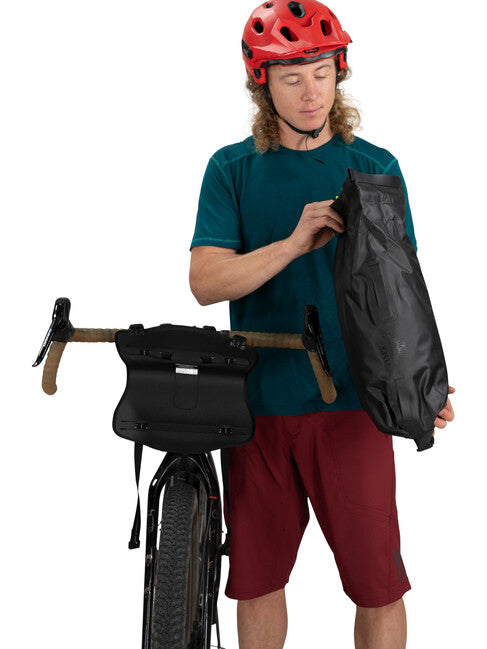 OSPREY Escapist handlebar bag велосипедна кобура на кермо, велика, чорна
