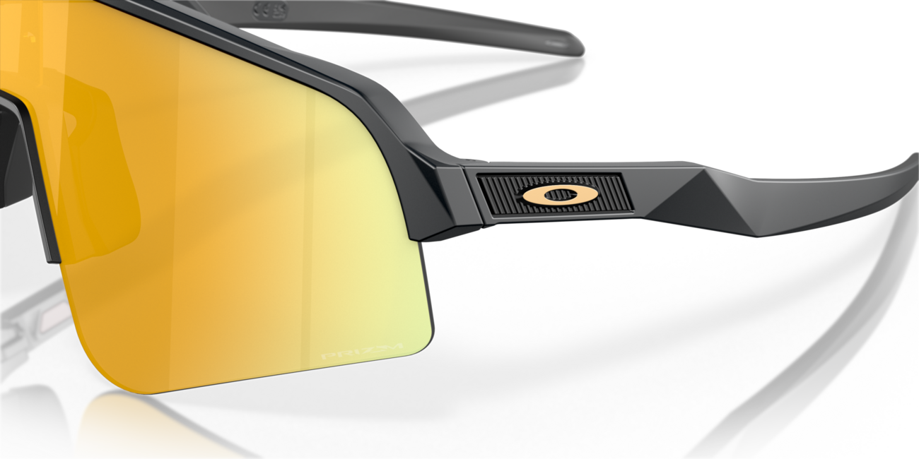 Oakley SUTRO LITE SWEEP сонячні окуляри з оправою Matte Carbon та лінзами Prizm 24K