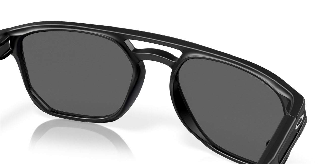 Oakley LATCH BETA сонячні окуляри з оправою Matte Black і лінзами Prizm Polarized, 54