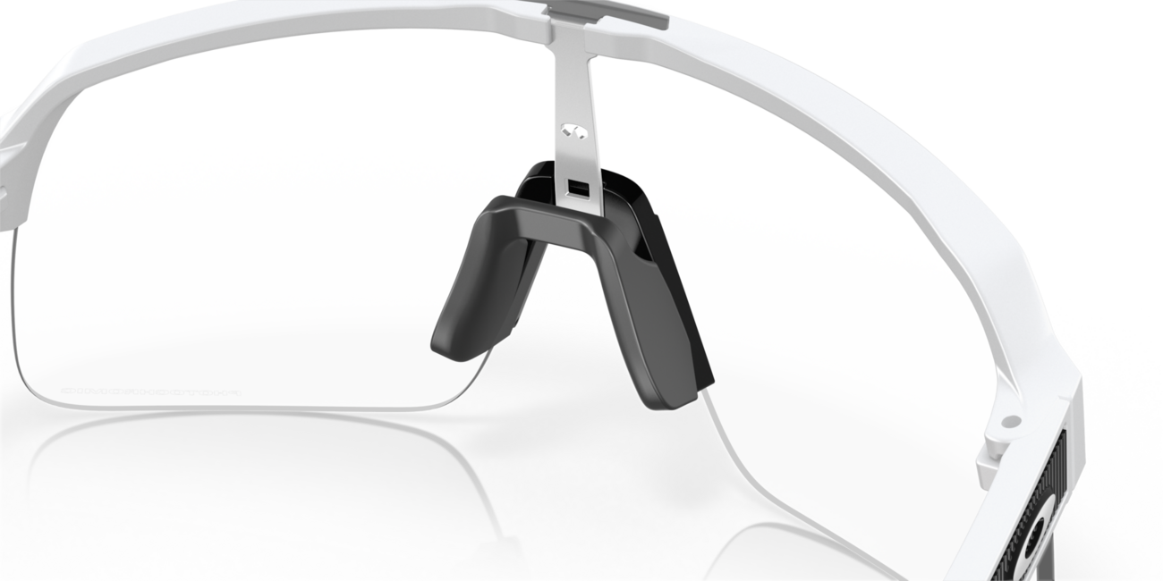Oakley SUTRO LITE фотохромні окуляри з матовою білою оправою та прозорими фотохромними лінзами