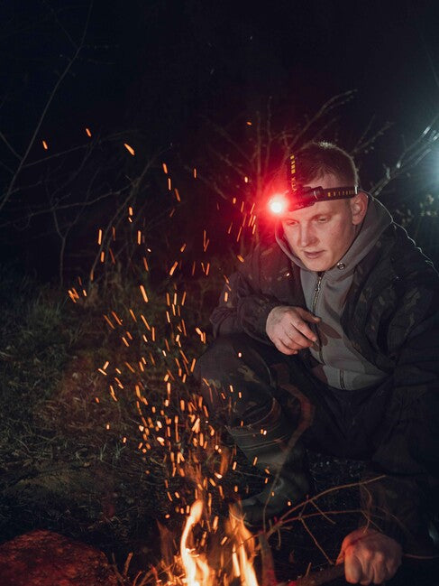 ArmyTek Wizard C2 WR налобний ліхтар LED з магнітним тримачем живлення від акумулятора 1100 лм 3 год 65 г, білий і червоний