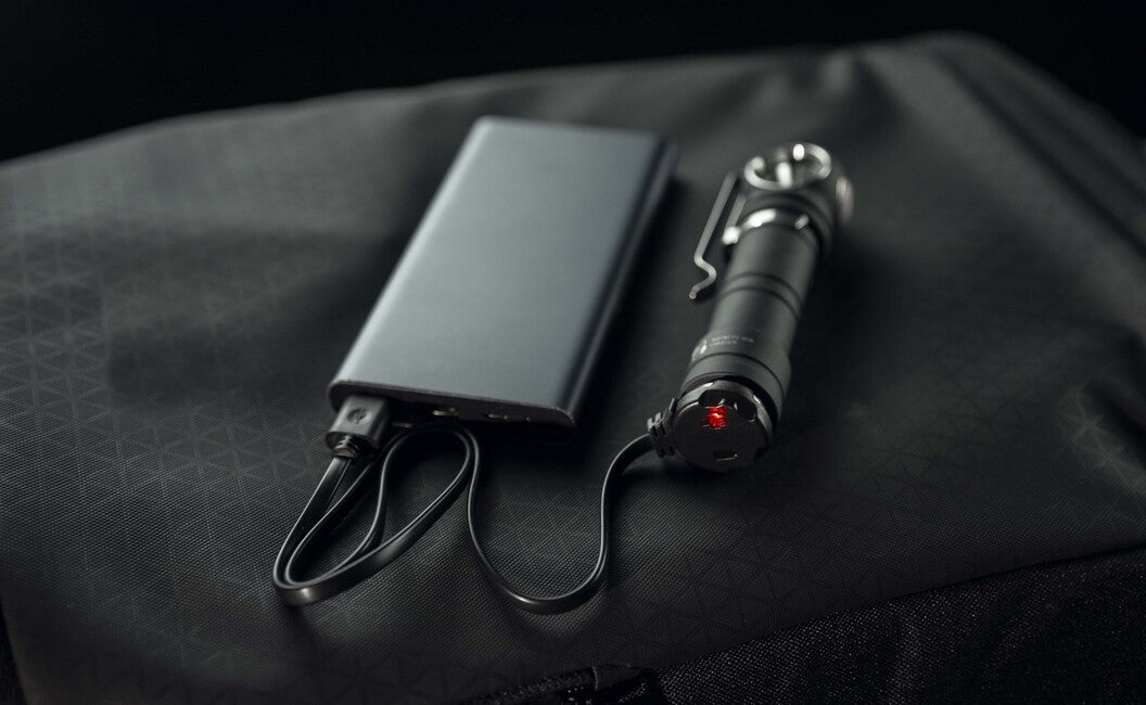 ArmyTek Wizard C2 Pro Max LR кишеньковий ліхтар LED з кліпом на ремень, з сумкою, живлення від акумулятора, 4150 lm, білий