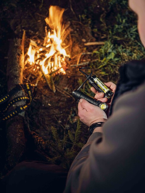 ArmyTek Wizard C2 Pro Max налобний ліхтар LED з магнітним тримачем акумуляторне живлення 1440, білий, 3720 лм