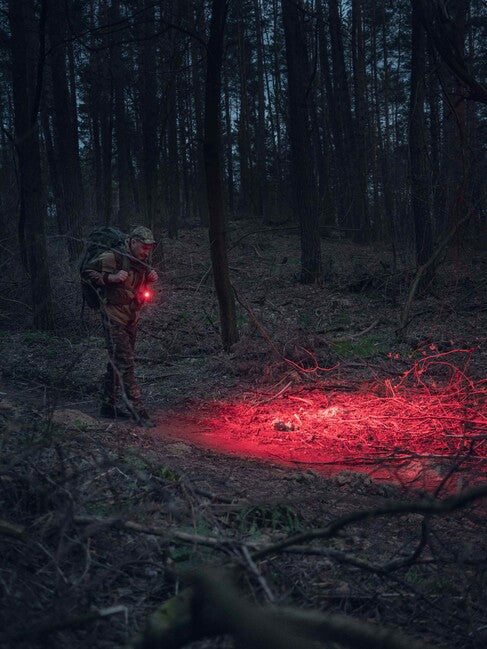 ArmyTek Wizard C2 WR налобний ліхтар LED з магнітним тримачем живлення від акумулятора 1100 лм 3 год 65 г, білий і червоний