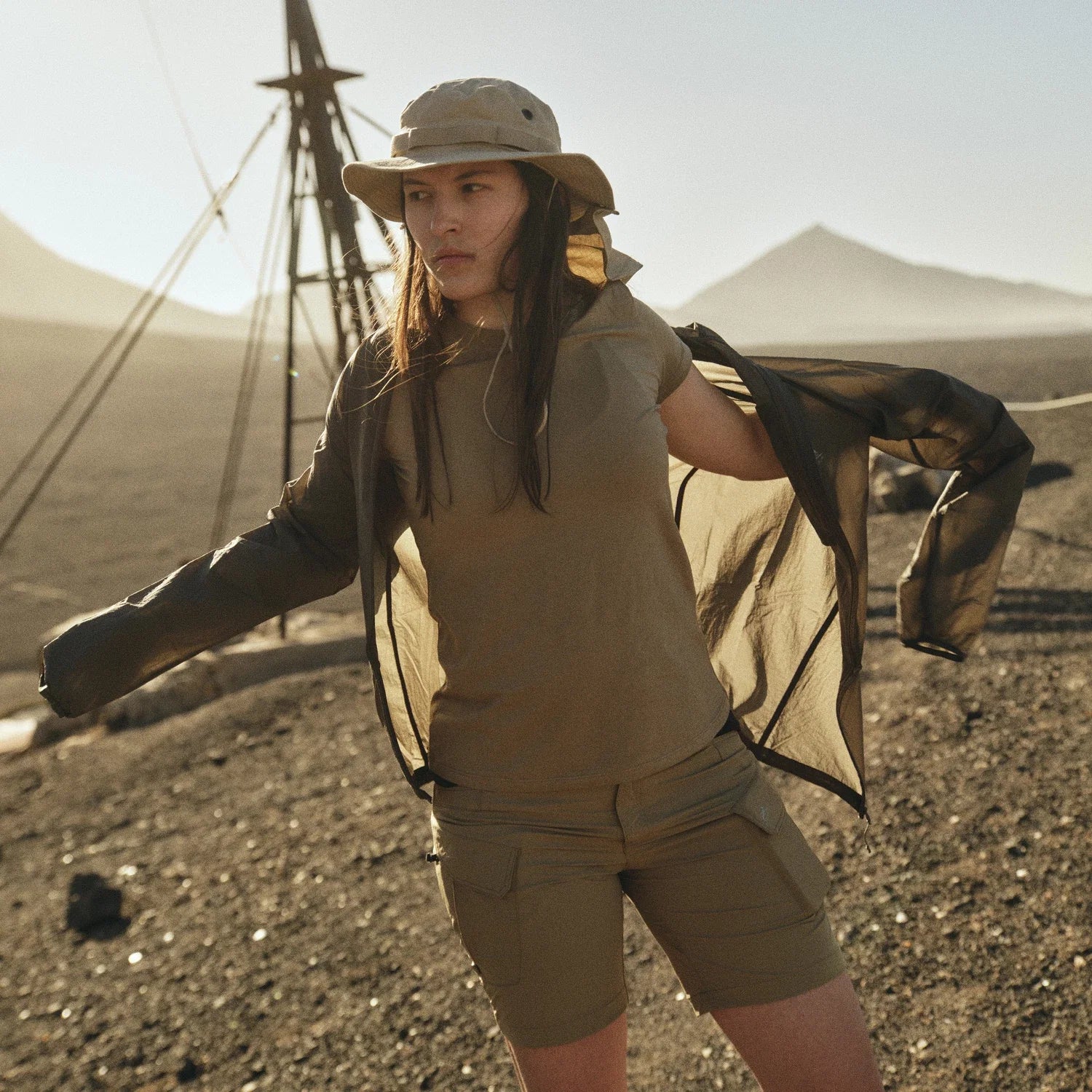 Helikon-Tex TRAMONTANE bunda JACKET, coyote – v použití 2