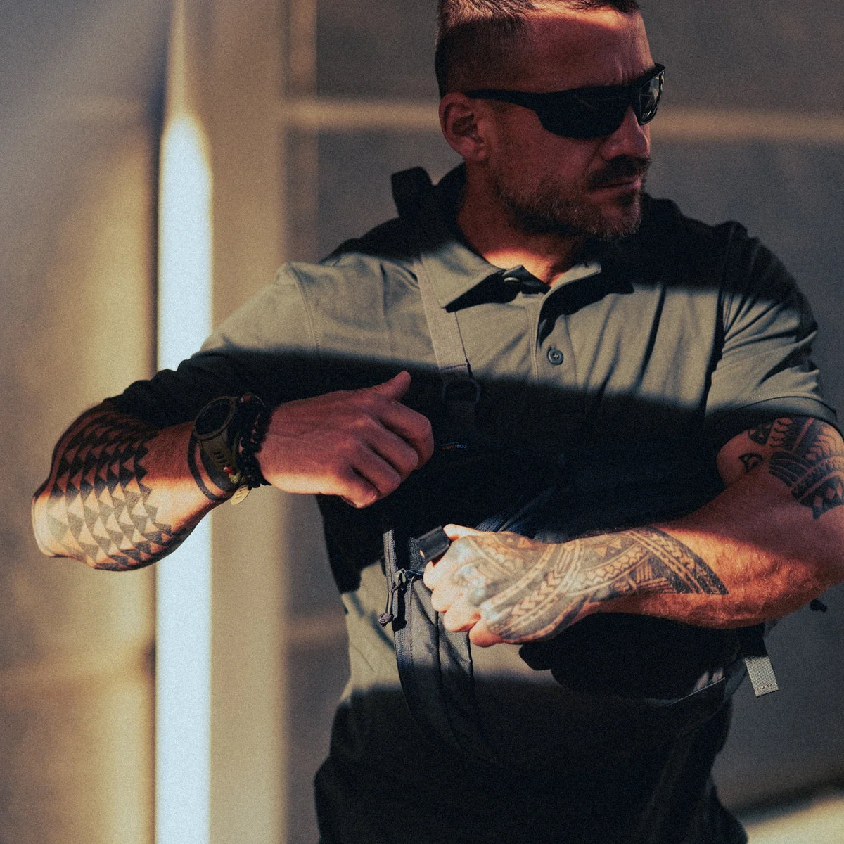 Helikon-Tex EDC Sling batoh, Coyote – v použití 3