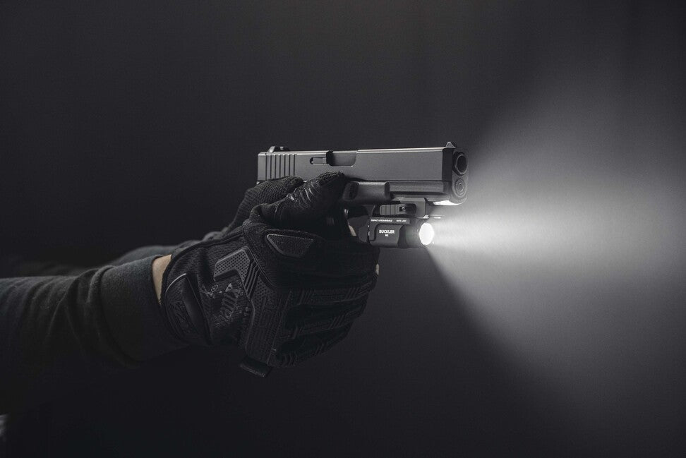 ArmyTek Buckler M1 компактний перезаряджуваний збройний ліхтар 700lm