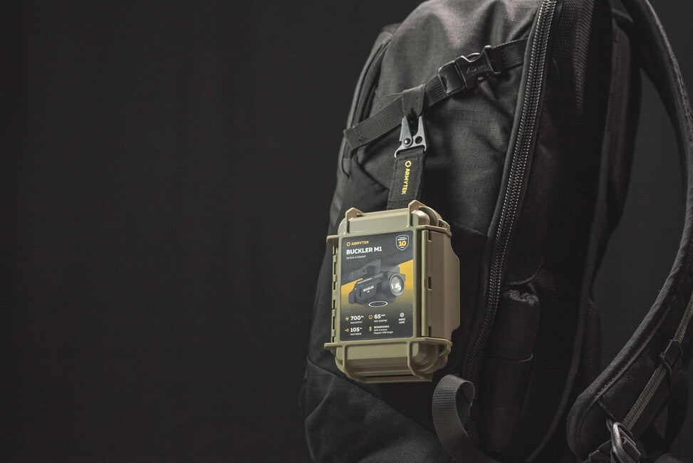 ArmyTek Buckler M1 компактний перезаряджуваний збройний ліхтар 700lm