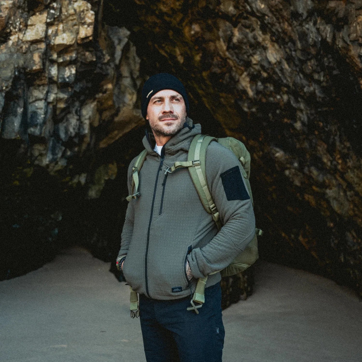 Helikon-Tex Merino zimná čiapka, Shadow Grey – v použití 4