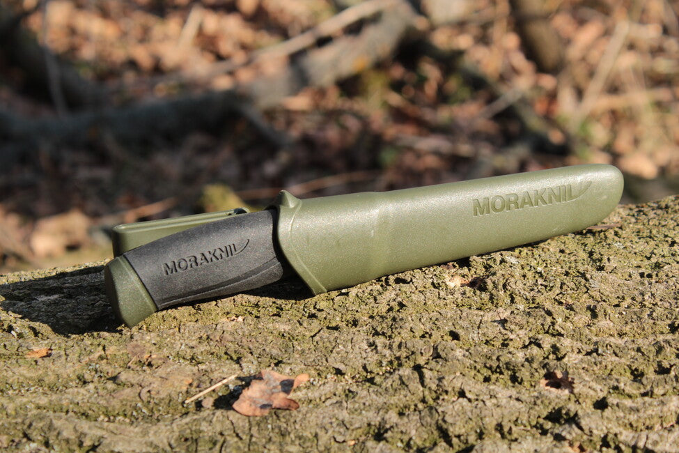 Mora of Sweden Companion ніж, військовий зелений