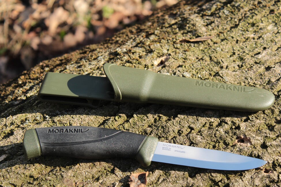Mora of Sweden Companion ніж, військовий зелений