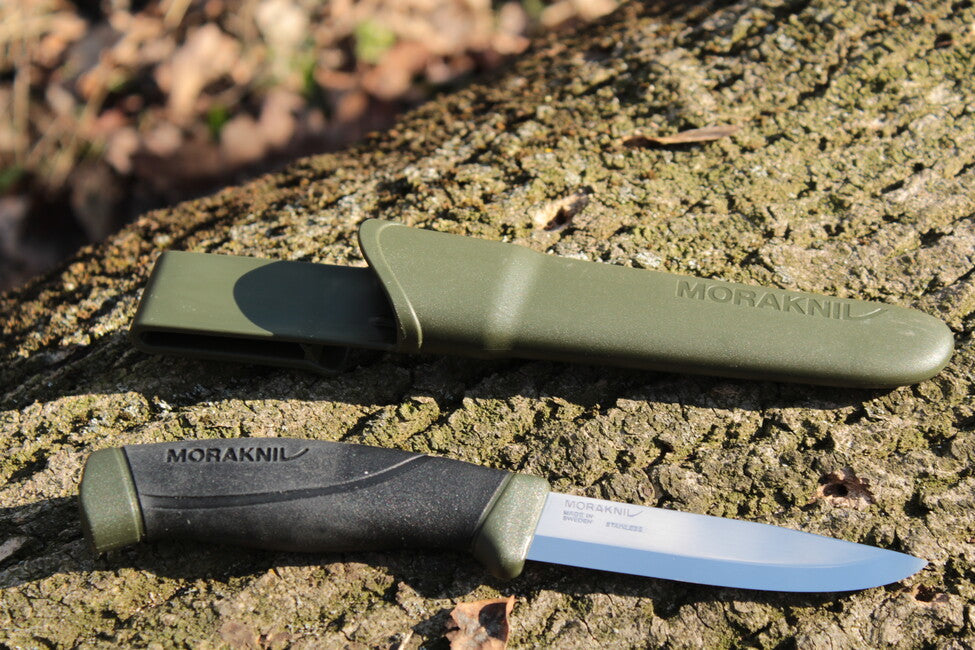 Mora of Sweden Companion ніж, військовий зелений