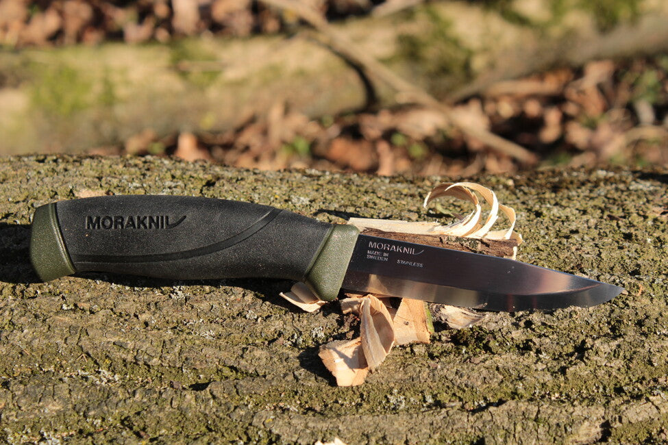 Mora of Sweden Companion ніж, військовий зелений