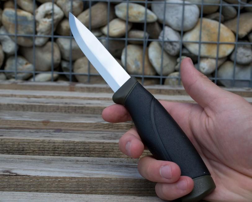 Mora of Sweden Companion HeavyDuty ніж MG, оливковий