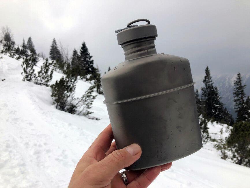 Origin Outdoors титанова фляга з карабіном і сумкою для перенесення 1 л Canteen