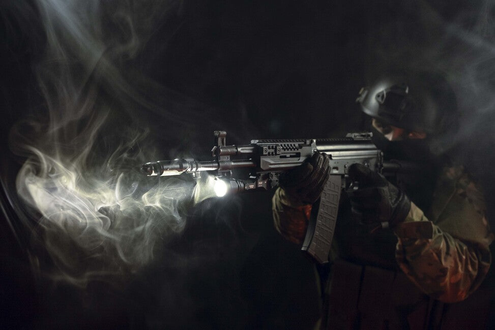 ArmyTek Parma C2 Pro компактний зброєний перезаряджуваний ліхтар 1500lm