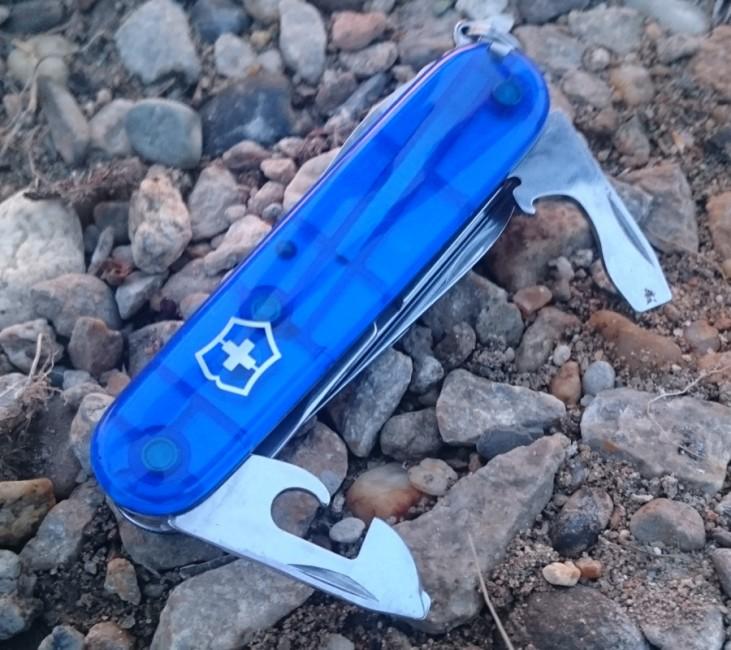 Victorinox Huntsman кишеньковий ніж 91mm, прозорий синій