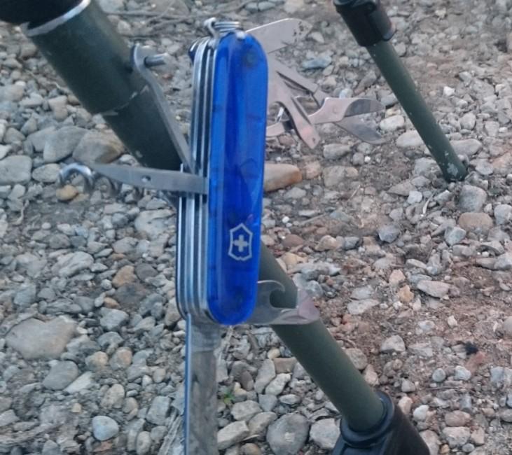 Victorinox Huntsman кишеньковий ніж 91mm, прозорий синій