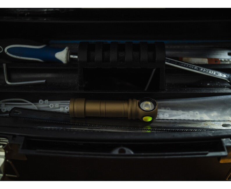 ArmyTek Wizard C2 Pro Max LED налобний ліхтар з магнітним тримачем і живленням від акумулятора 4000 лм, пісочний