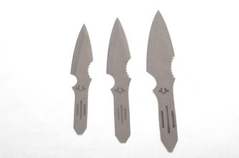 Важкі метальні ножі 27см 21см 16см 3 шт. сріблястого кольору.