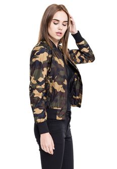 Urban Classics жіноча легка бомбер куртка у камуфляжному дизайні, woodcamo